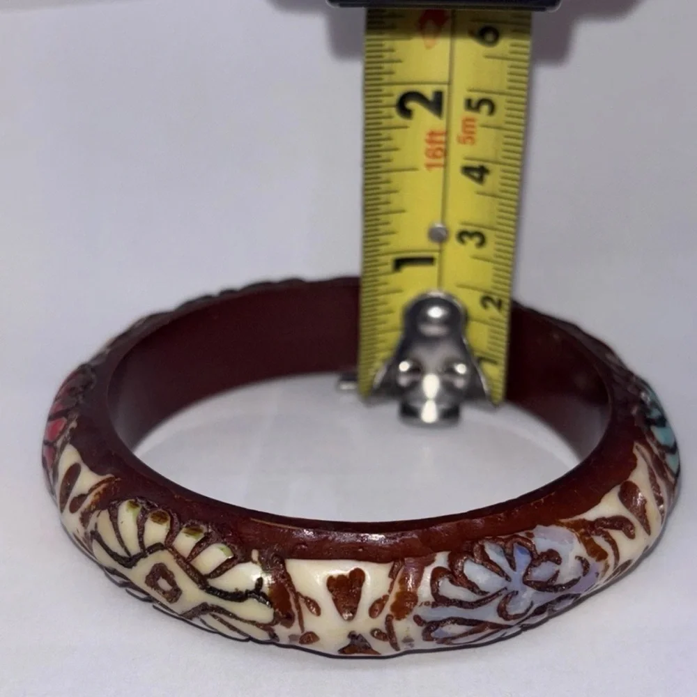 N/A vintage carved
